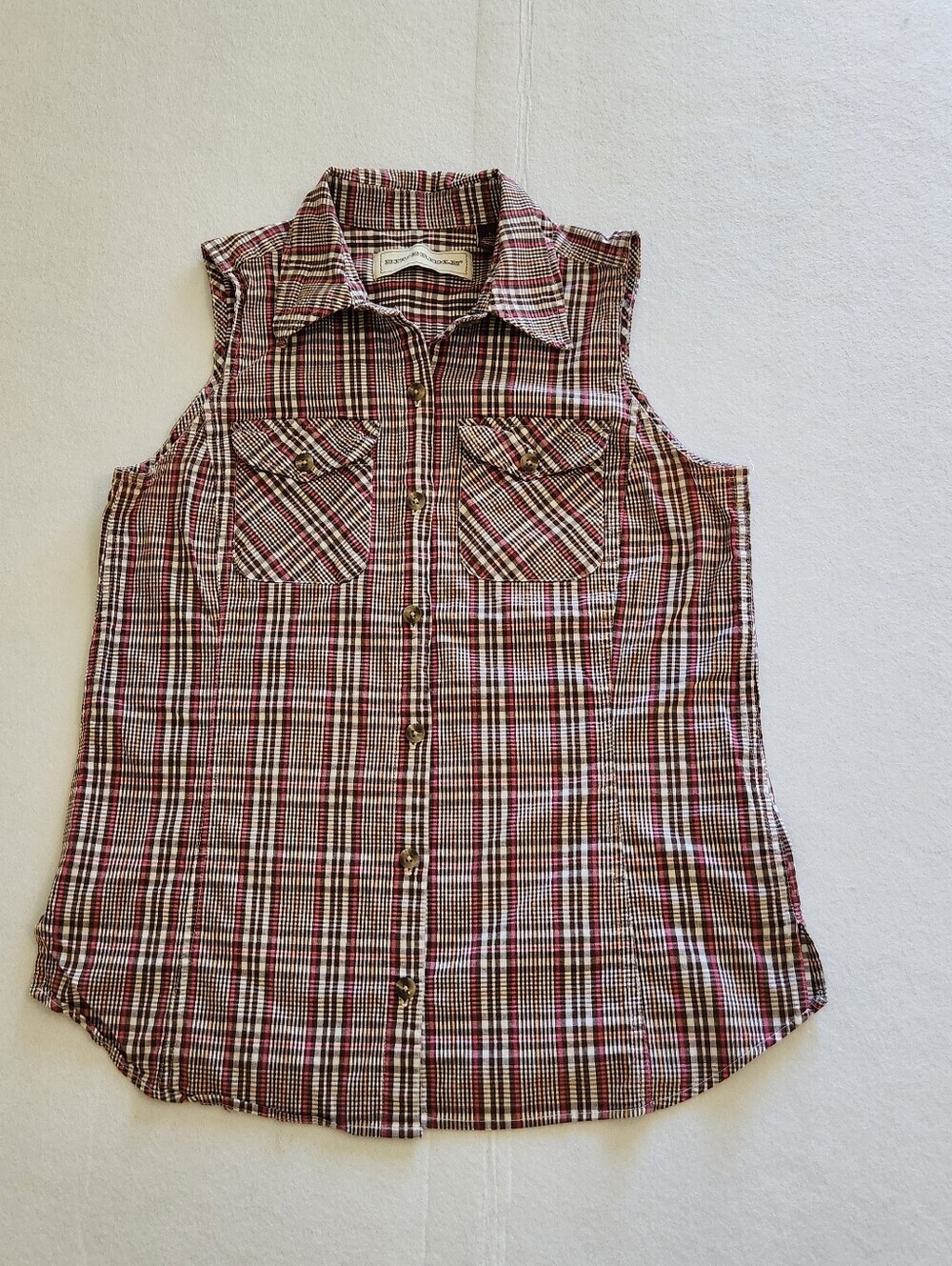 Bit And Bridle Sleeveless Plaid Button-Front Shirt Red, Black, White Size Large
